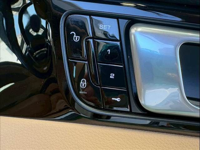 PORSCHE PANAMERA 2017 Image 31