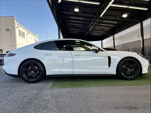 PORSCHE PANAMERA 2017 Image 31