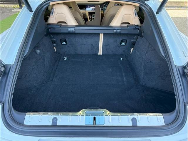 PORSCHE PANAMERA 2017 Image 31