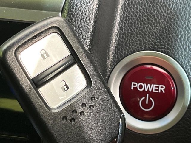 HONDA FIT HYBRID 2017 Image 31