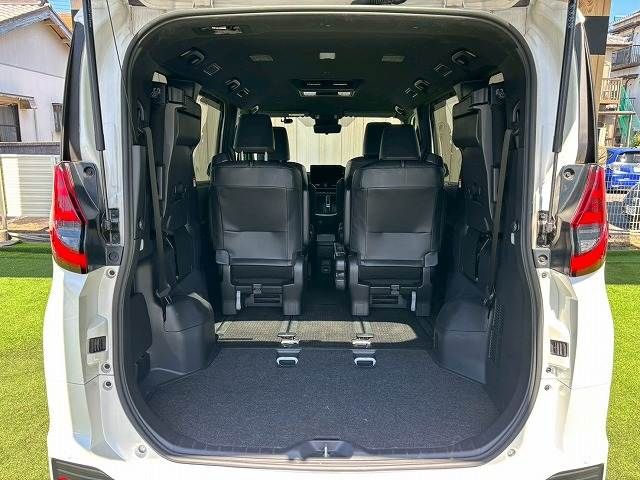 TOYOTA NOAH HYBRID 2023 Image 31