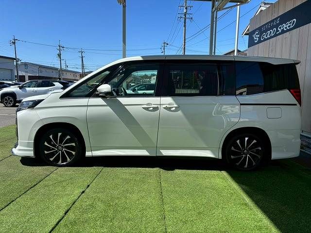 TOYOTA NOAH HYBRID 2023 Image 31