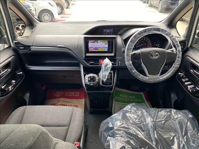 TOYOTA ESQUIRE 2018 Image 31