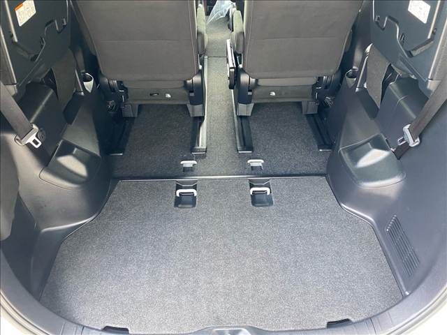 TOYOTA ESQUIRE 2018 Image 31