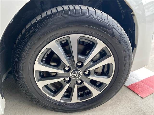 TOYOTA ESQUIRE 2018 Image 31