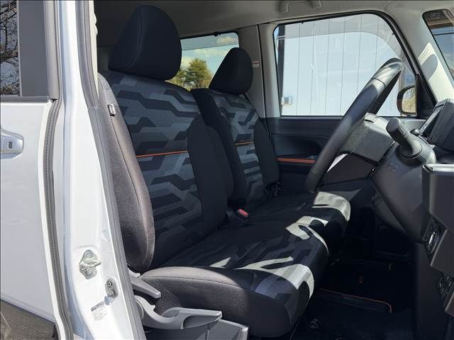 DAIHATSU TANTO FAN CROSS 2023 Image 31