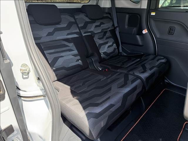 DAIHATSU TANTO FAN CROSS 2023 Image 31