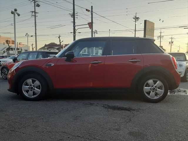 BMW MINI COOPER D 5D 2017 Image 31