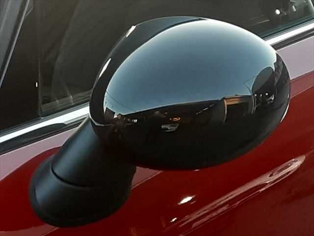 BMW MINI COOPER D 5D 2017 Image 31