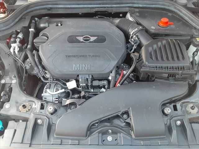 BMW MINI COOPER D 5D 2017 Image 31