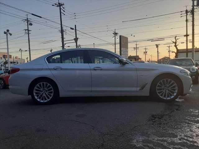 BMW 5SERIES SEDAN 2017 Image 31