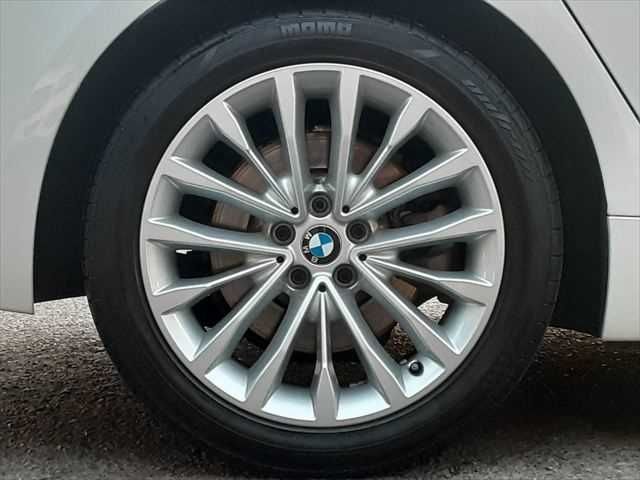 BMW 5SERIES SEDAN 2017 Image 31