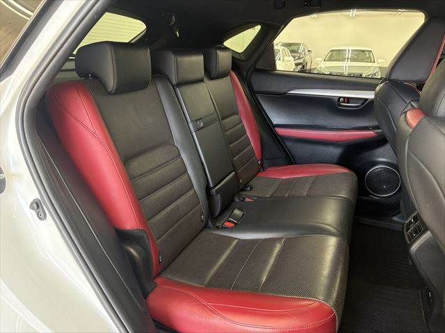 TOYOTA LEXUS NX300H AWD 2018 Image 31