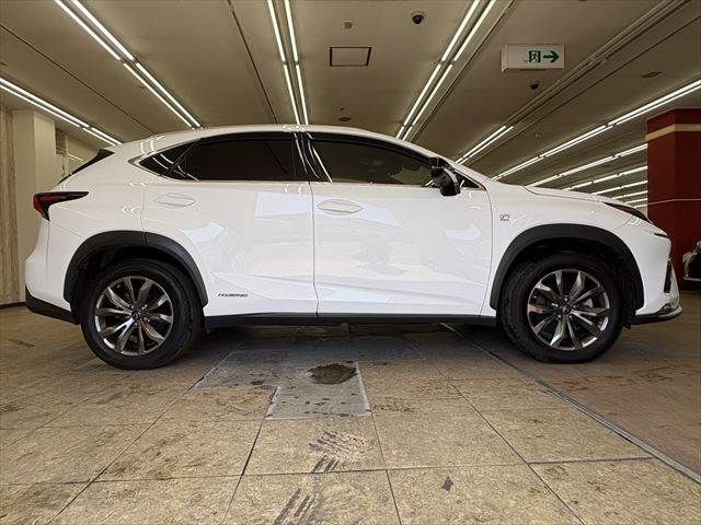 TOYOTA LEXUS NX300H AWD 2018 Image 31