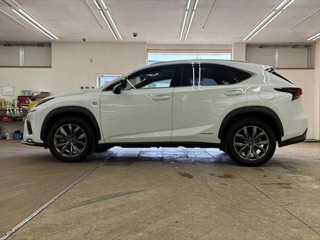 TOYOTA LEXUS NX300H AWD 2018 Image 31