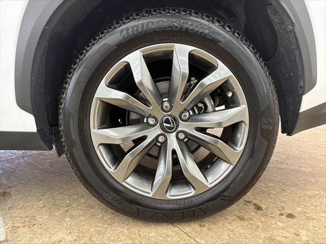 TOYOTA LEXUS NX300H AWD 2018 Image 31