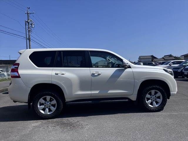 TOYOTA LANDCRUISER PRADO 2016 Image 31