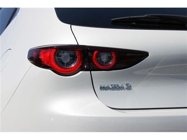 MAZDA 3 FASTBACK 2023 Image 31