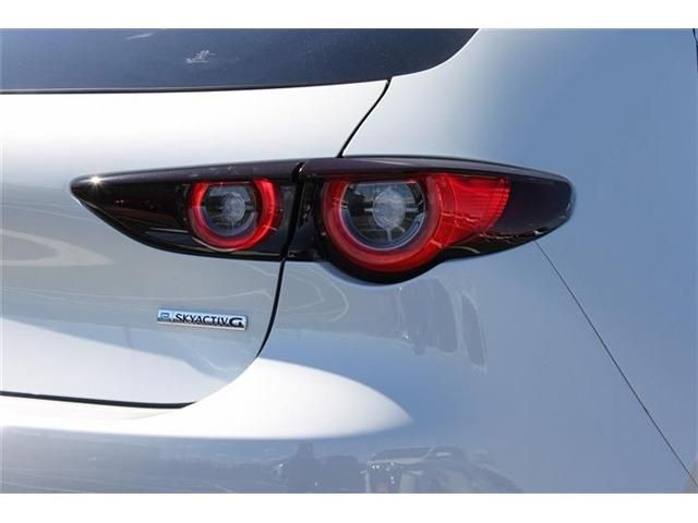 MAZDA 3 FASTBACK 2023 Image 31