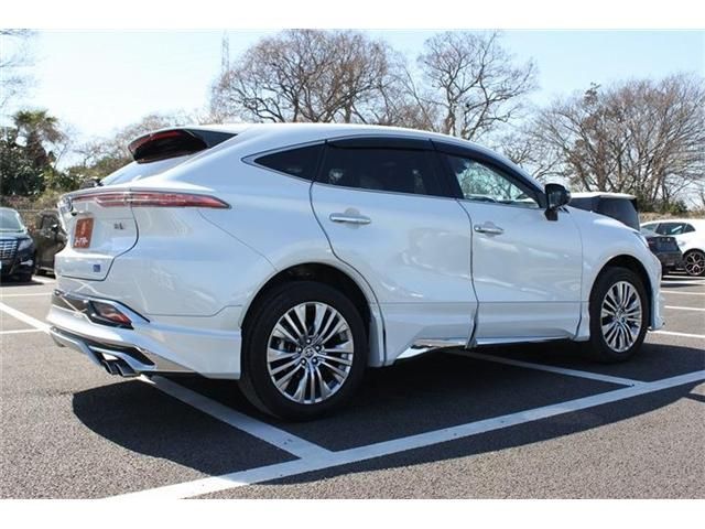 TOYOTA HARRIER HYBRID 2023 Image 31