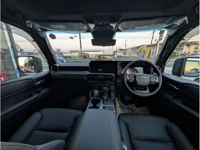 TOYOTA LANDCRUISER 250 2026 Image 31