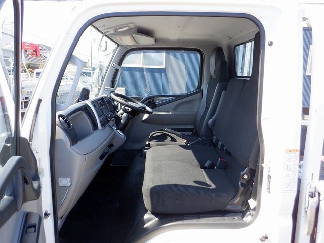 MITSUBISHI CANTER 2023 Image 31