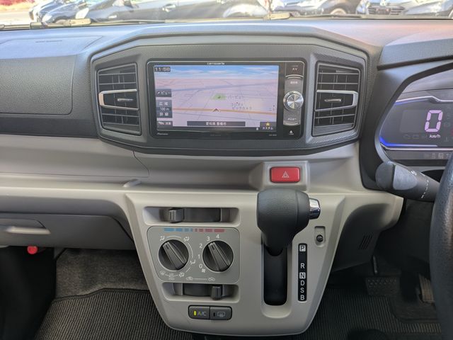 DAIHATSU MIRA E:S 2017 Image 31