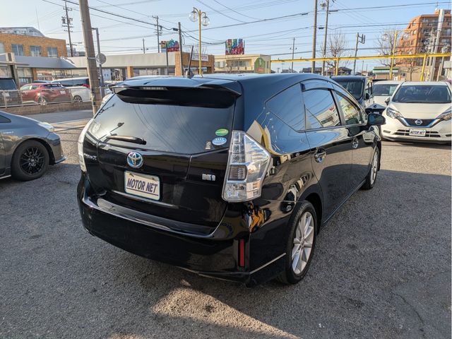 TOYOTA PRIUS ALPHA 2013 Image 31