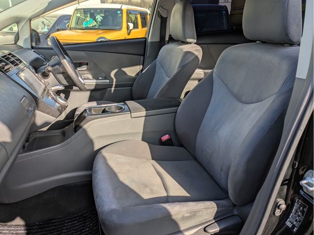 TOYOTA PRIUS ALPHA 2013 Image 31