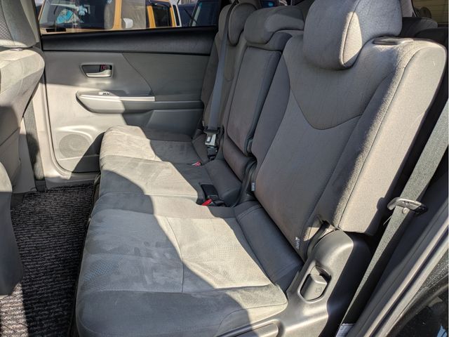 TOYOTA PRIUS ALPHA 2013 Image 31