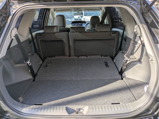 TOYOTA PRIUS ALPHA 2013 Image 31