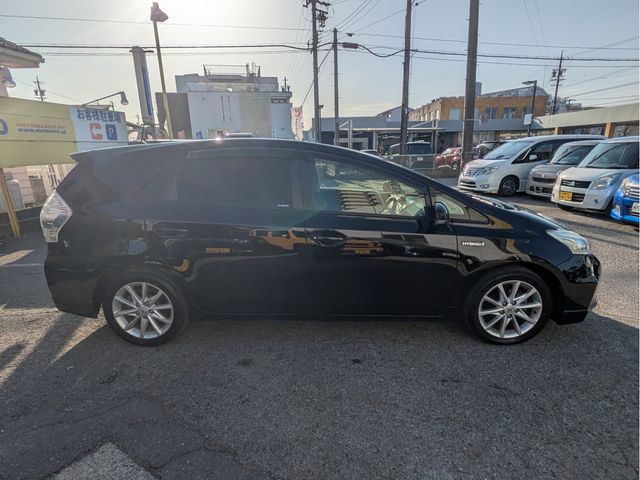 TOYOTA PRIUS ALPHA 2013 Image 31