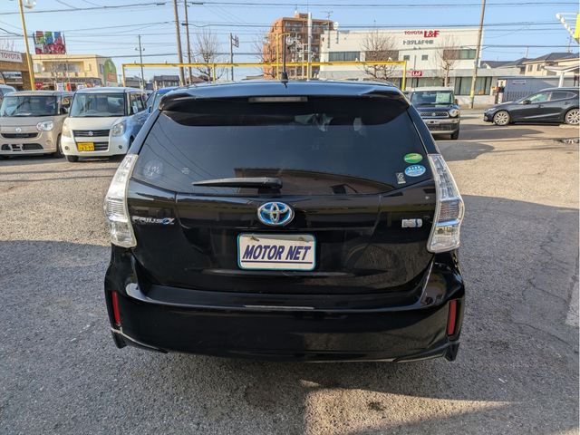 TOYOTA PRIUS ALPHA 2013 Image 31