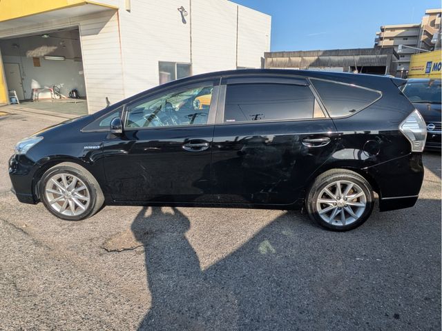 TOYOTA PRIUS ALPHA 2013 Image 31