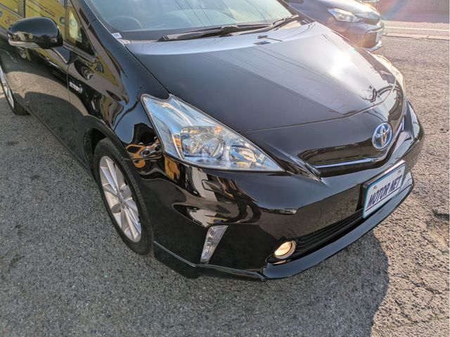 TOYOTA PRIUS ALPHA 2013 Image 31