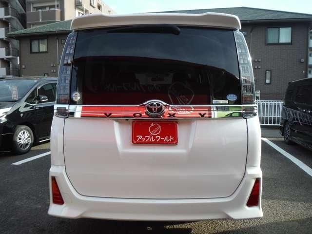 TOYOTA VOXY 2014 Image 31