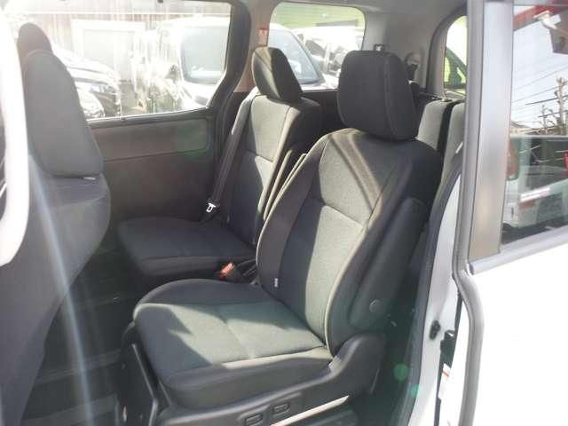 TOYOTA VOXY 2014 Image 31