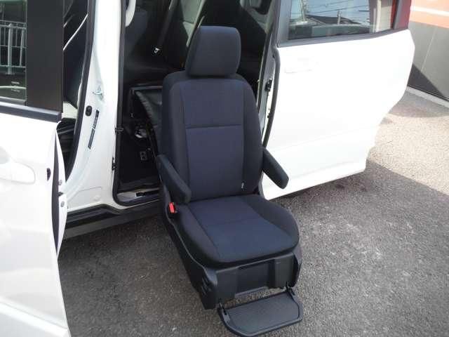 TOYOTA VOXY 2014 Image 31