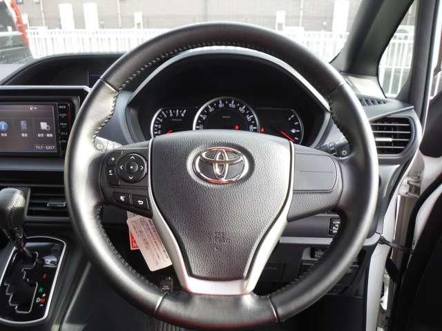 TOYOTA VOXY 2014 Image 31