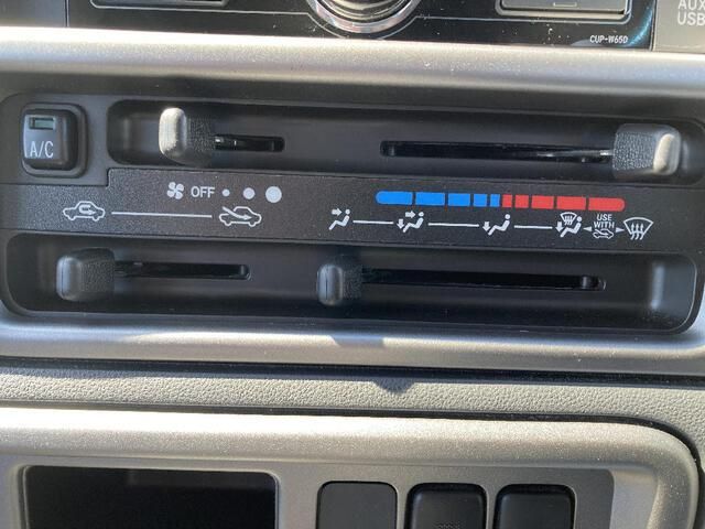 DAIHATSU HIJET CARGO 4WD 2016 Image 31