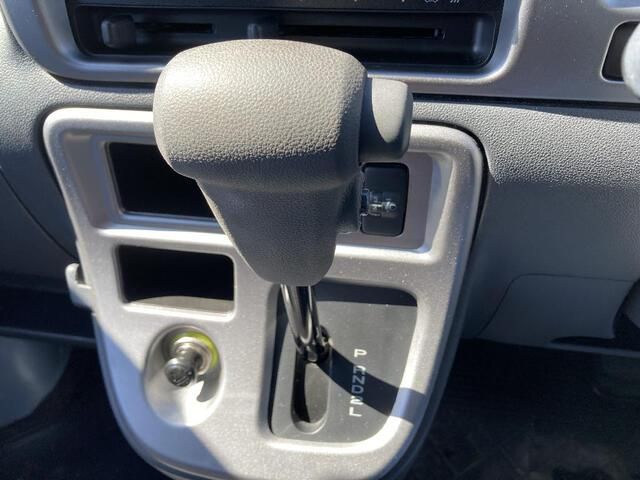 DAIHATSU HIJET CARGO 4WD 2016 Image 31