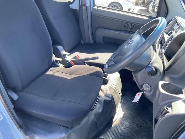 DAIHATSU HIJET CARGO 4WD 2016 Image 31