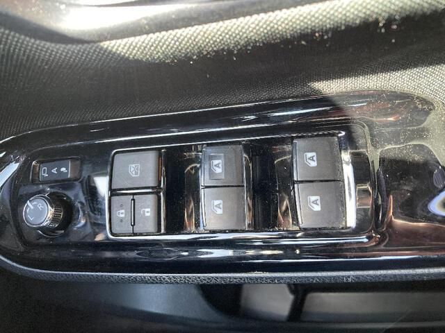 TOYOTA VOXY 4WD 2018 Image 31