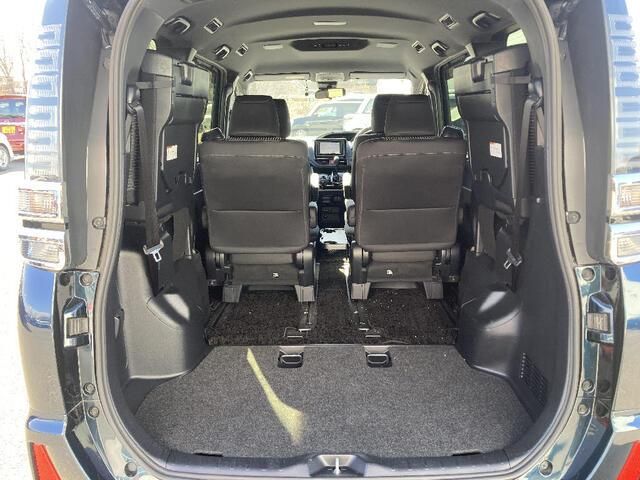 TOYOTA VOXY 4WD 2018 Image 31