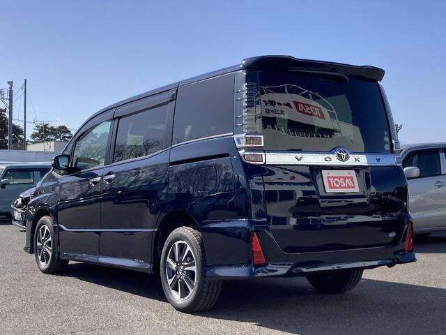 TOYOTA VOXY 4WD 2018 Image 31