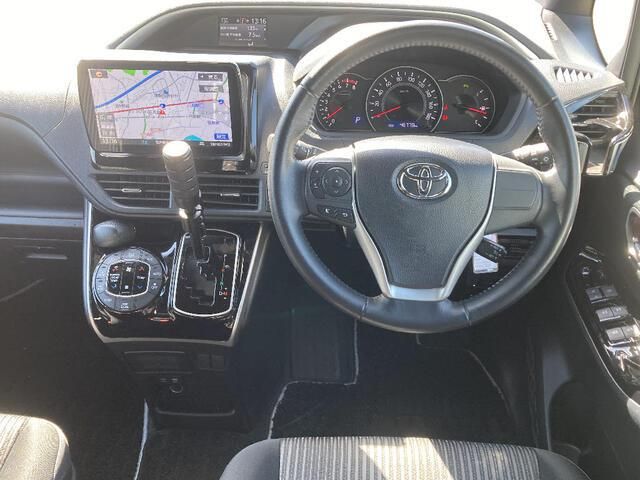 TOYOTA VOXY 4WD 2019 Image 31