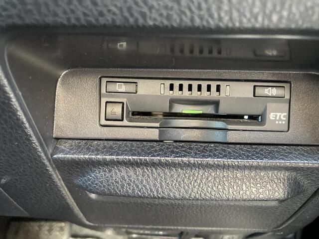 TOYOTA VOXY 4WD 2019 Image 31