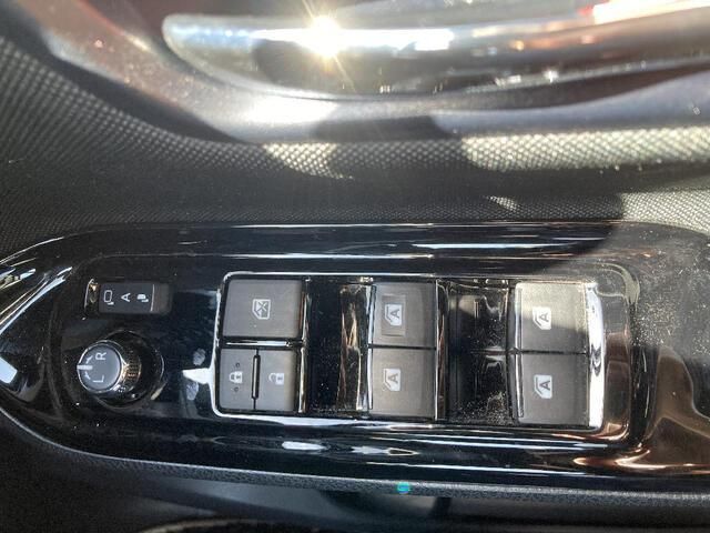 TOYOTA VOXY 4WD 2019 Image 31