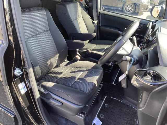 TOYOTA VOXY 4WD 2019 Image 31