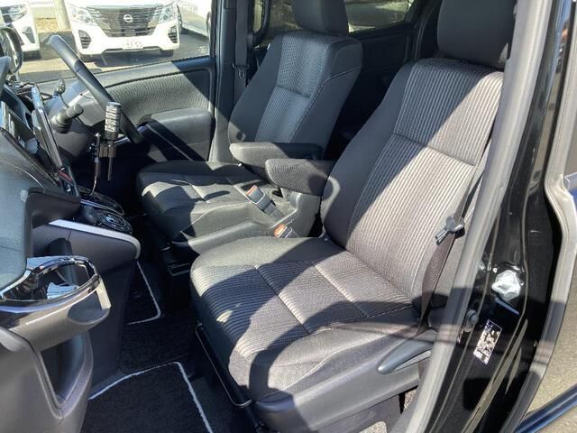 TOYOTA VOXY 4WD 2019 Image 31